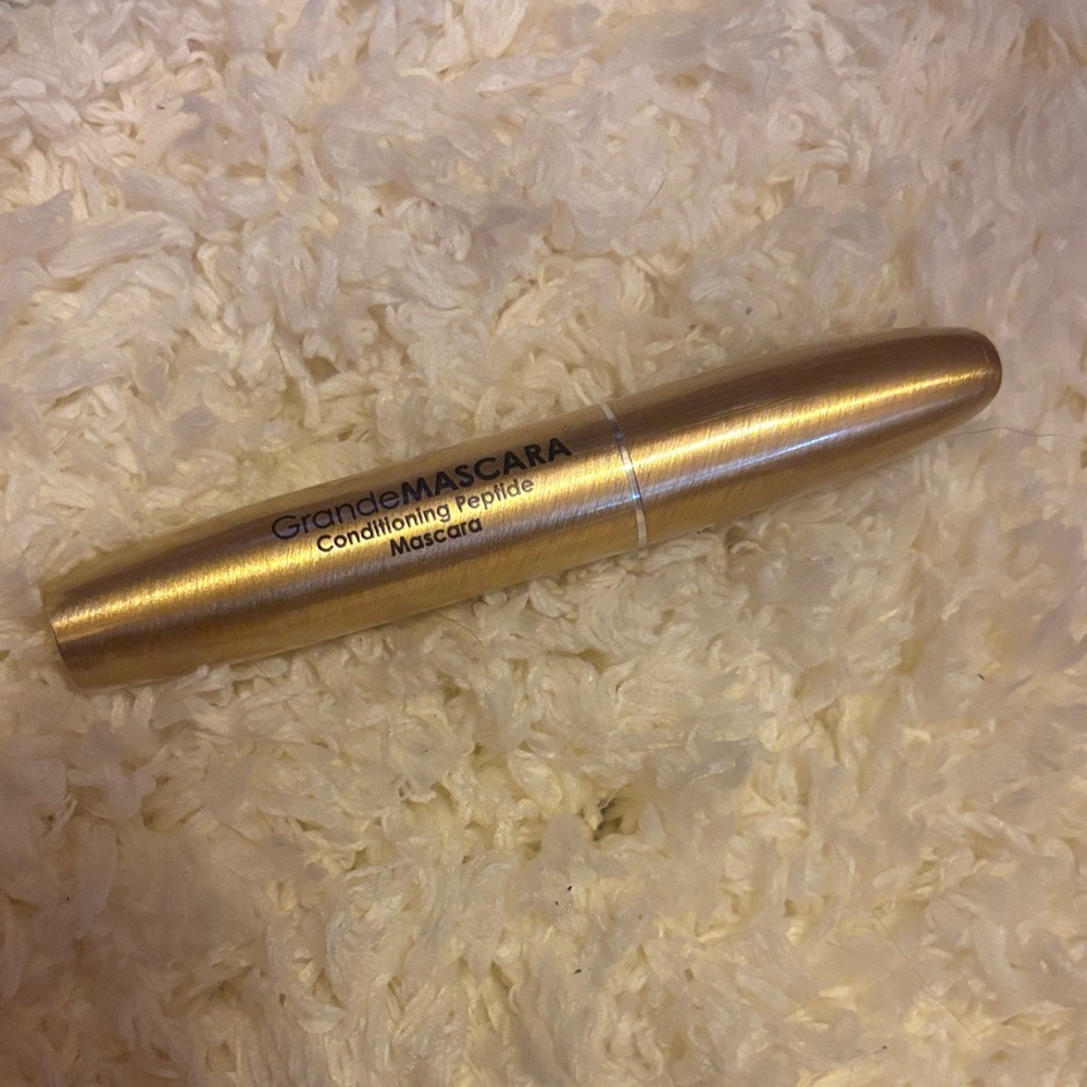 GrandeMASCARA Conditioning Peptide Mascara